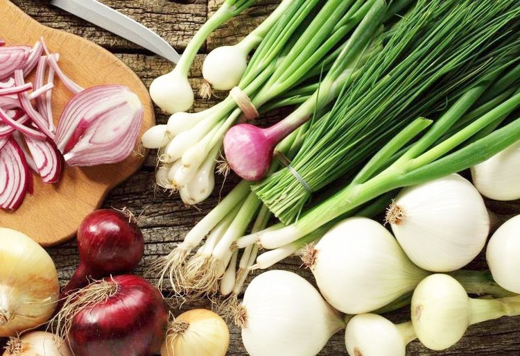 Mơ ăn củ hành báo điềm gì?